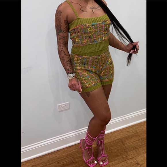 Brand New knitted 2pc shirt/Capri set - Picture 3 of 5